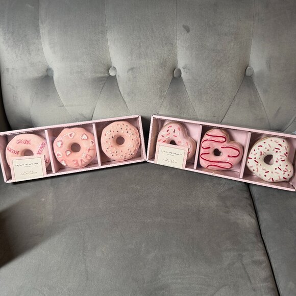 Cupcakes and Cashmere Donuts Heart Shaped‎ Set Valentine’s Day Ceramic Decor NWT - Picture 1 of 15